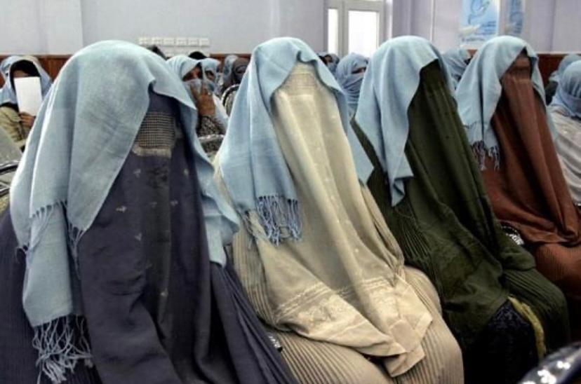 Las terribles prohibiciones a las mujeres de Kabul