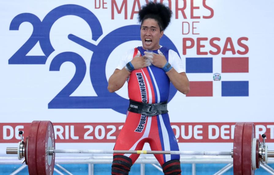 La dominicana Yudelina Mejía gana oro en torneo de pesas; Crismery Santana va este sábado