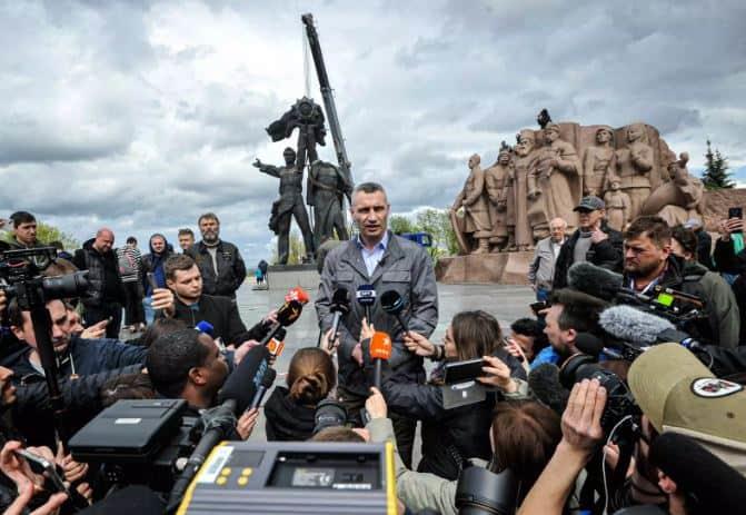 Ucrania denuncia nuevos ataques de Rusia sobre Kiev mientras Guterres se encuentra en la capital