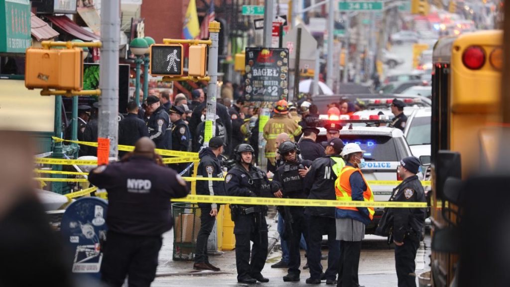 Ofrecen recompensa de 50,000 dólares para capturar autor del tiroteo en Nueva York