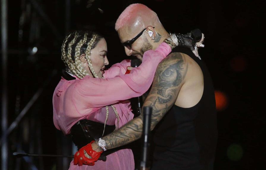 Maluma regresa triunfal a “Medallo” de la mano de una exultante Madonna