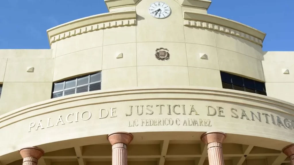 Poder Judicial suspende 3 colaboradores en Santiago por falsificación